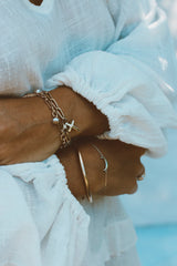 robe west ay. the label